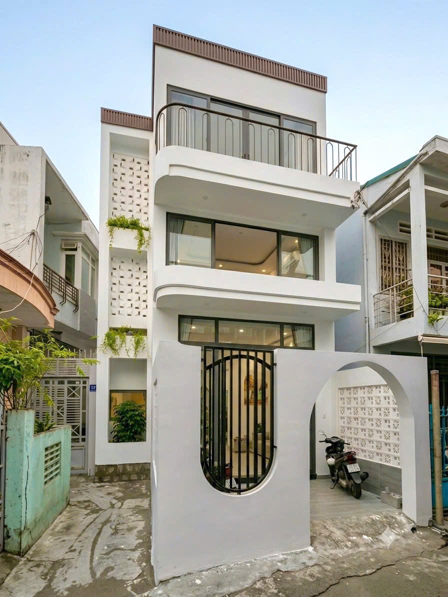 NHÀ ĐẸP 3 TẦNG TRUNG TÂM NHA TRANG – THIẾT KẾ HIỆN ĐẠI, ĐỦ CÔNG NĂNG GIA ĐÌNH